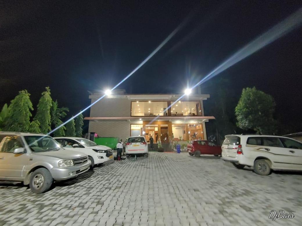Tierra Hotel Cum Restaurant Kaziranga Ngoại thất bức ảnh