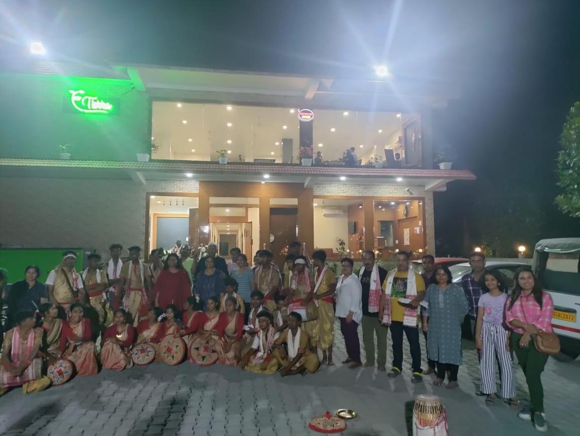 Tierra Hotel Cum Restaurant Kaziranga Ngoại thất bức ảnh
