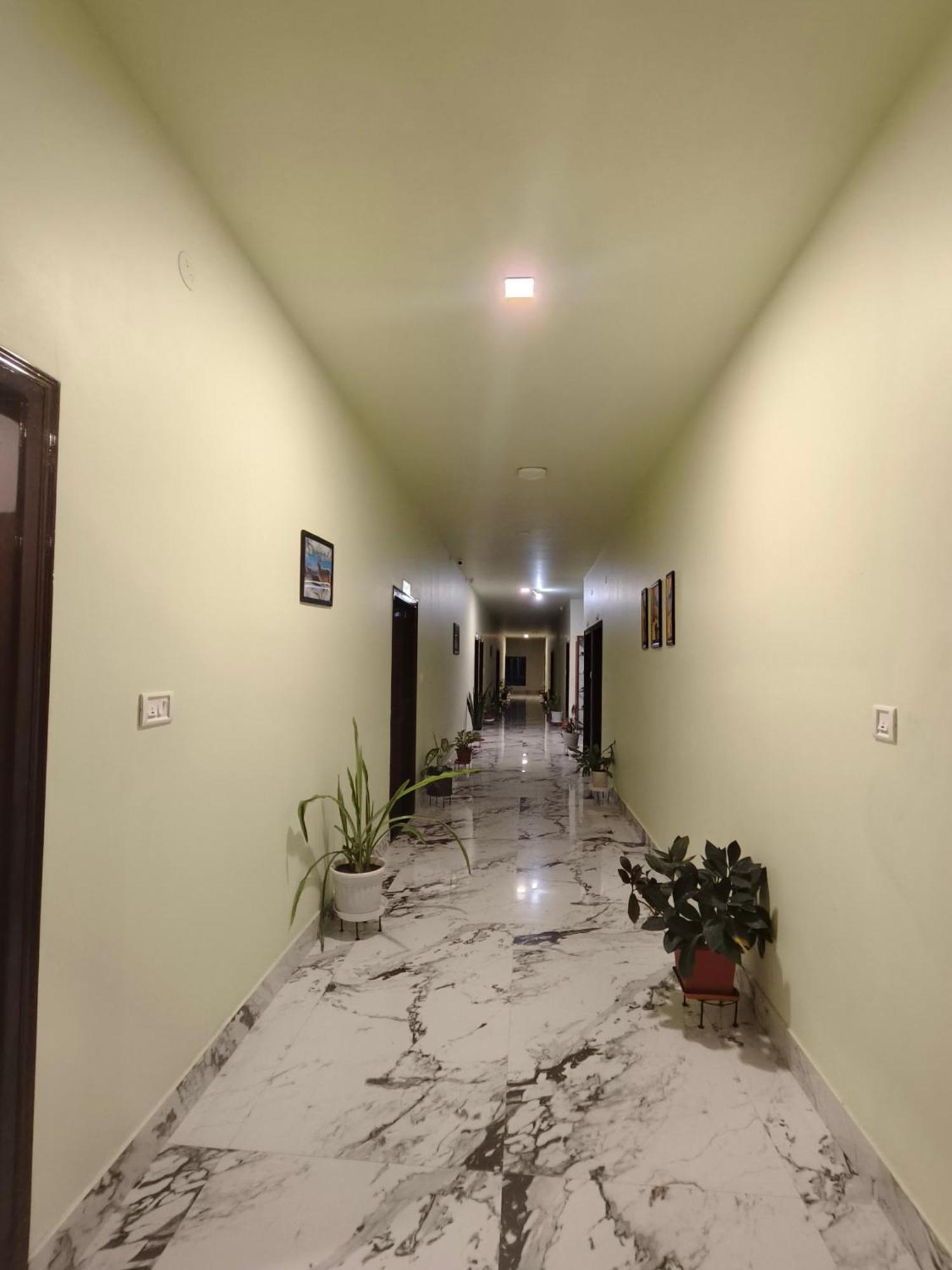 Tierra Hotel Cum Restaurant Kaziranga Ngoại thất bức ảnh